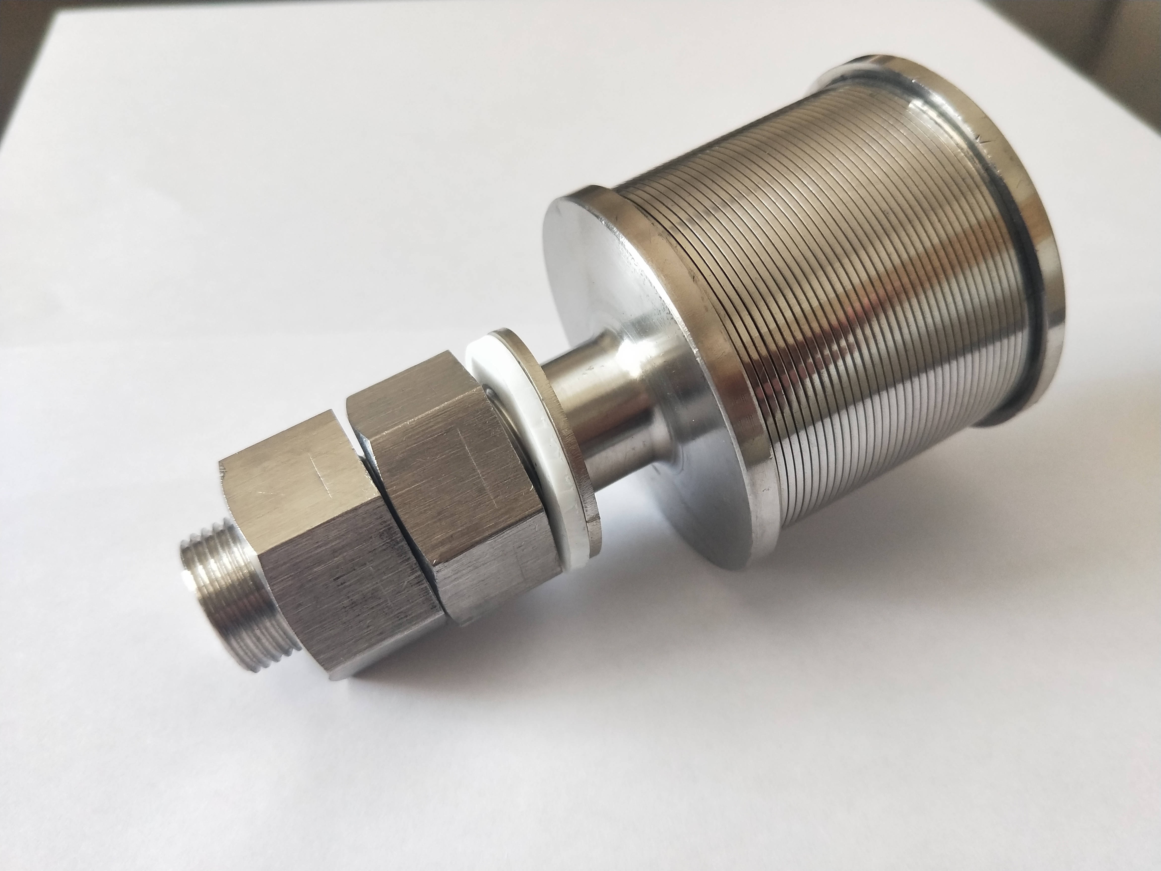 钢丝筛网由高碳钢丝